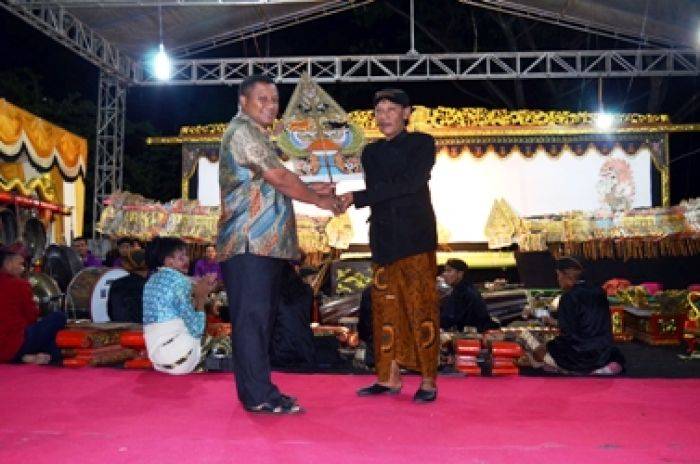 Pemkab Mojokerto Gelar Wayang Kulit di Padusan Air Panas