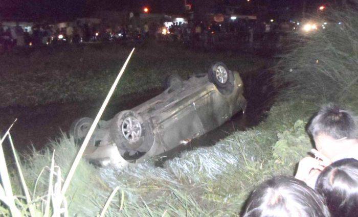 Avanza Diceburkan ke Sungai Desa Dungus, Kabur Usai Tabrak Warga Avanza Diceburkan ke Sungai Desa Dungus, Kabur Usai Tabrak Warga