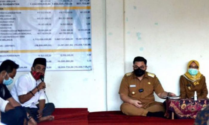 Mas Bup Dhito dan Mbak Dewi Rapat Kerja Bersama Kades se-Kecamatan Mojo Kabupaten Kediri Mas Bup Dhito dan Mbak Dewi Rapat Kerja Bersama Kades se-Kecamatan Mojo Kabupaten Kediri
