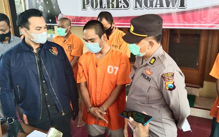 Jambret Spesialis Pengendara Wanita di Ngawi Dibekuk Polisi Jambret Spesialis Pengendara Wanita di Ngawi Dibekuk Polisi