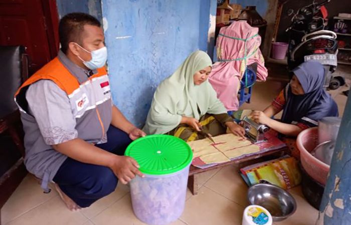 Rumah Zakat Salurkan Modal Usaha untuk UMKM Terdampak Covid 19 di Pamekasan