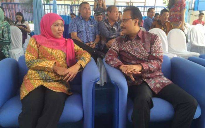 Duduk Berdampingan dengan Gus Ipul, Khofifah Sebut Jatim Tertinggi dalam Hal Kemiskinan Desa