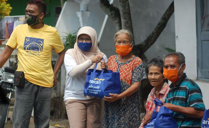 Bank Mandiri Salurkan Sembako pada Warga Kota Trenggalek yang Terdampak Covid-19