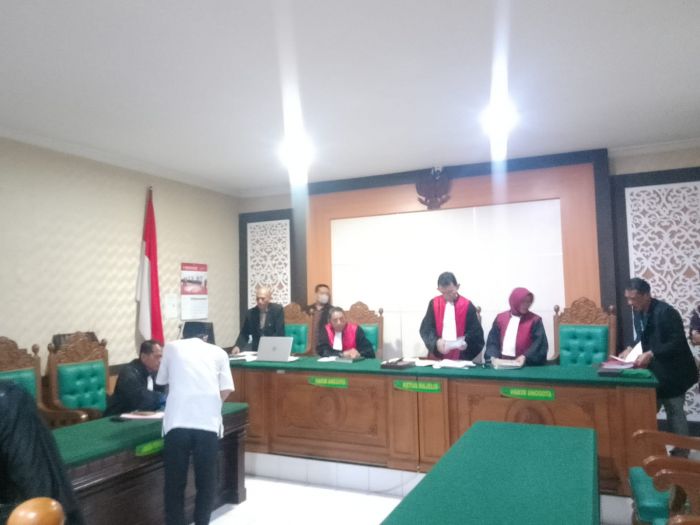 Guru yang Cabuli Siswi SMPN Sidoarjo Divonis 7 Tahun 6 Bulan Penjara Guru yang Cabuli Siswi SMPN Sidoarjo Divonis 7 Tahun 6 Bulan Penjara