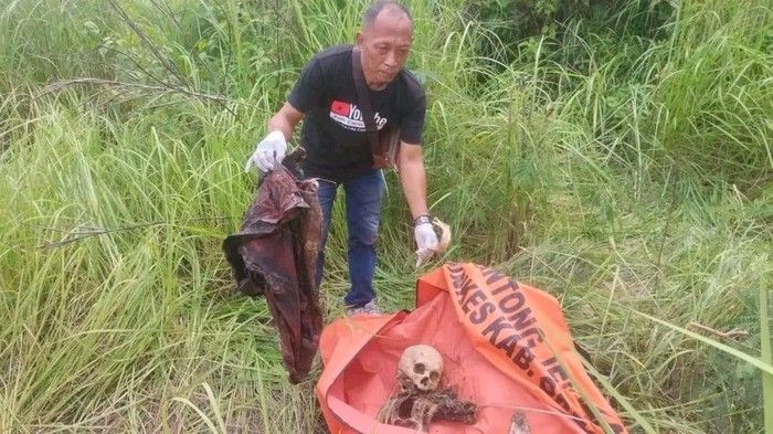 Warga Bungah Gresik Temukan Tengkorak dan Kerangka Manusia di Bekas Tambang Galian C Warga Bungah Gresik Temukan Tengkorak dan Kerangka Manusia di Bekas Tambang Galian C