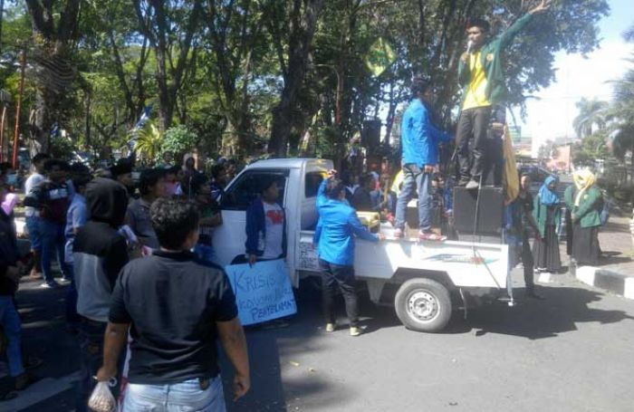 PKL Gading Fajar Tuntut Relokasi, Ini Jawaban Pemkab Sidoarjo PKL Gading Fajar Tuntut Relokasi, Ini Jawaban Pemkab Sidoarjo