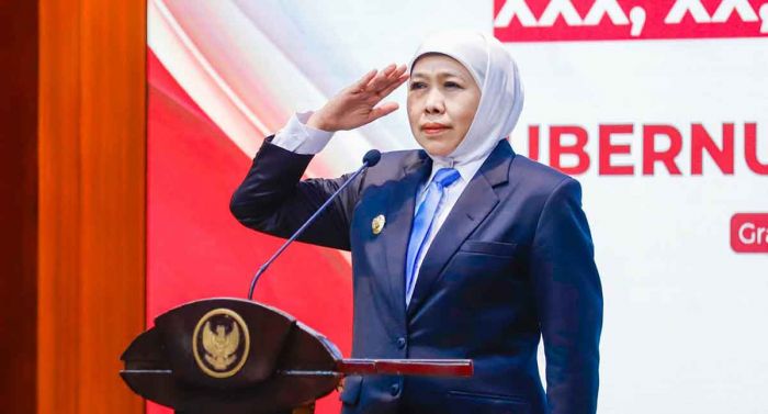 Sematkan SLKS ke 653 ASN, Gubernur Khofifah Dorong Filosofi Kerja Sematkan SLKS ke 653 ASN, Gubernur Khofifah Dorong Filosofi Kerja