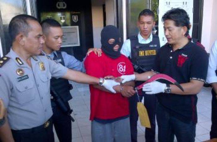 Gara-gara Istri Ditiduri, Pria di Surabaya Bacok Teman Gara-gara Istri Ditiduri, Pria di Surabaya Bacok Teman