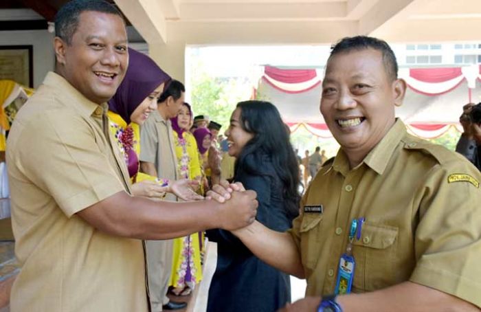 Bupati Mojokerto Ajak Para Pegawai Amalkan Filosofi Ilmu Padi