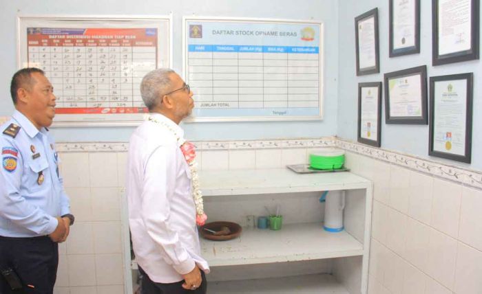 Tinjau Dapur Rutan Gresik, Irjen Kemenkumham: Jaga Makanan Tetap Halal dan Toyiban Tinjau Dapur Rutan Gresik, Irjen Kemenkumham: Jaga Makanan Tetap Halal dan Toyiban