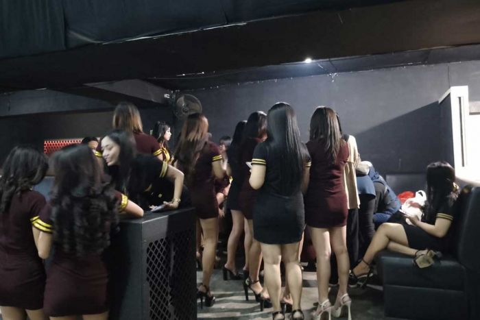 Petugas Gabungan Gelar Razia di Diskotik Surabaya, 7 Pengunjung dan LC Positif Narkoba Petugas Gabungan Gelar Razia di Diskotik Surabaya, 7 Pengunjung dan LC Positif Narkoba