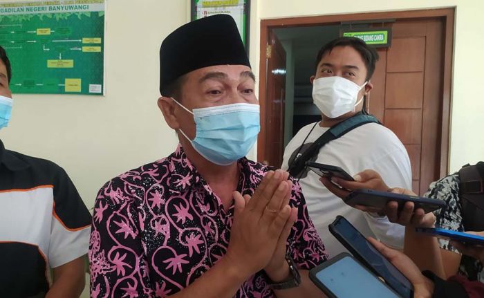 Gelar Resepsi Pernikahan di Balai Desa Saat PPKM Darurat, Kades Temuguruh Hanya Didenda Rp 48 Ribu Gelar Resepsi Pernikahan di Balai Desa Saat PPKM Darurat, Kades Temuguruh Hanya Didenda Rp 48 Ribu