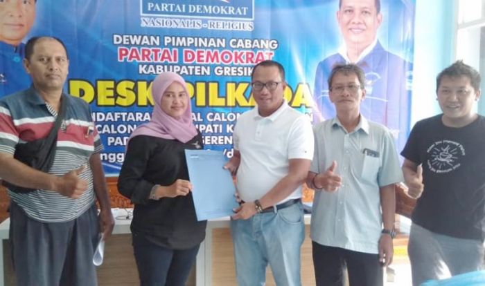 Ketua PPP Gresik Kembalikan Formulir Bacabup ke Partai Demokrat Ketua PPP Gresik Kembalikan Formulir Bacabup ke Partai Demokrat