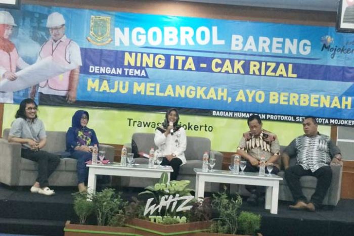 Wali Kota Ajak Awak Media Ngobrol Bareng Wali Kota Ajak Awak Media Ngobrol Bareng