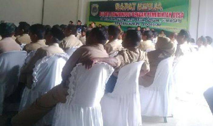 Bupati Bondowoso Sosialisasi APBD 2016 ke Kades dan Perangkat Bupati Bondowoso Sosialisasi APBD 2016 ke Kades dan Perangkat