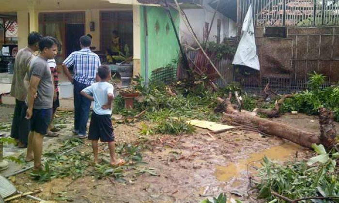 Puting Beliung Hantam Pamekasan, 16 Rumah Rusak Puting Beliung Hantam Pamekasan, 16 Rumah Rusak