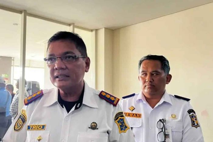 Tolak Digitalisasi Parkir, Dishub Surabaya Hentikan 600 Jukir