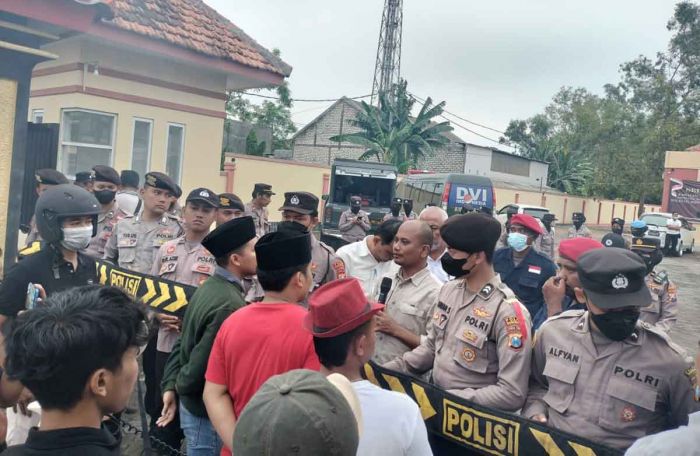 Grapeksi Demo KPU Bangkalan, Tuntut Ketua Mundur