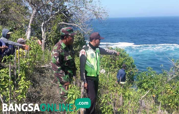 Pemancing di Pantai Ngleles Blitar Hilang Diterjang Ombak