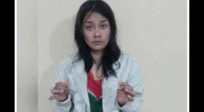 Tante Asal Sidotopo Bawa Sabu, Dicokok Polisi Tante Asal Sidotopo Bawa Sabu, Dicokok Polisi