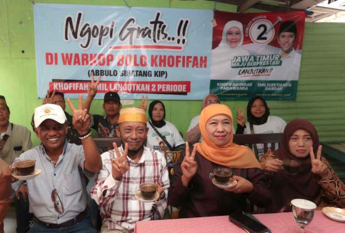 Pertebal Kemenangan di Kota Pahlawan, Relawan Khofifah-Emil Sediakan Kopi Gratis 