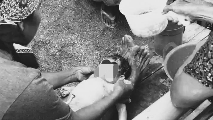 Bayi Perempuan Ditemukan Meninggal dalam Kardus di Sampang, Ada Pesan 