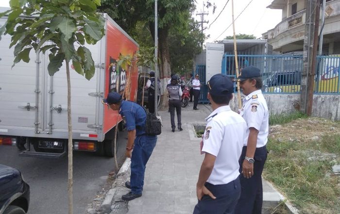 Bahayakan Pengguna Jalan, ​Pemilik Toko di Kota Blitar Tak Boleh Bongkar Muat Sembarangan