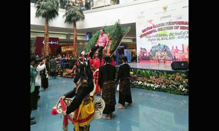 Atraksi Reog Ponorogo Pukau Pengunjung Mall of Asia Filipina Atraksi Reog Ponorogo Pukau Pengunjung Mall of Asia Filipina