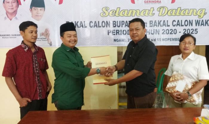 Mas Toni Kembalikan Berkas Penjaringan Bacawabup ke Gerindra Ngawi