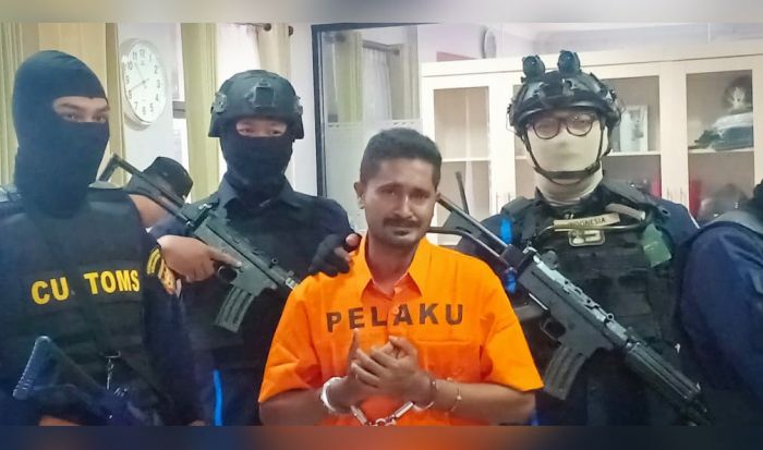 Bea Cukai Juanda Gagalkan Penyelundupan Sabu-sabu 1,3 Kg oleh Warga India Bea Cukai Juanda Gagalkan Penyelundupan Sabu-sabu 1,3 Kg oleh Warga India