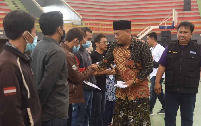 Wali Kota Kediri Salurkan BLT DBHCHT untuk 4.561 Warga