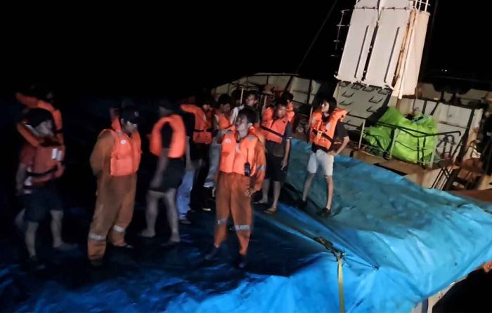 Langkah SIG Evakuasi Kebakaran Kapal Bermuatan Jagung di Area Pelabuhan Tersus Tuban Langkah SIG Evakuasi Kebakaran Kapal Bermuatan Jagung di Area Pelabuhan Tersus Tuban