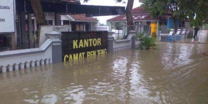 Kali Lamong Meluap Lagi, Gresik Banjir Lagi Kali Lamong Meluap Lagi, Gresik Banjir Lagi