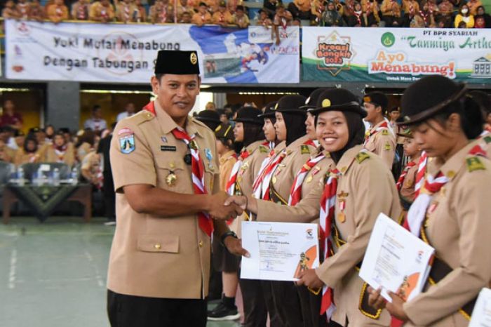 Wali Kota Kediri Pimpin Apel Besar HUT Pramuka ke-62 Sekaligus Launching Gerakan Gemar Menabung Wali Kota Kediri Pimpin Apel Besar HUT Pramuka ke-62 Sekaligus Launching Gerakan Gemar Menabung