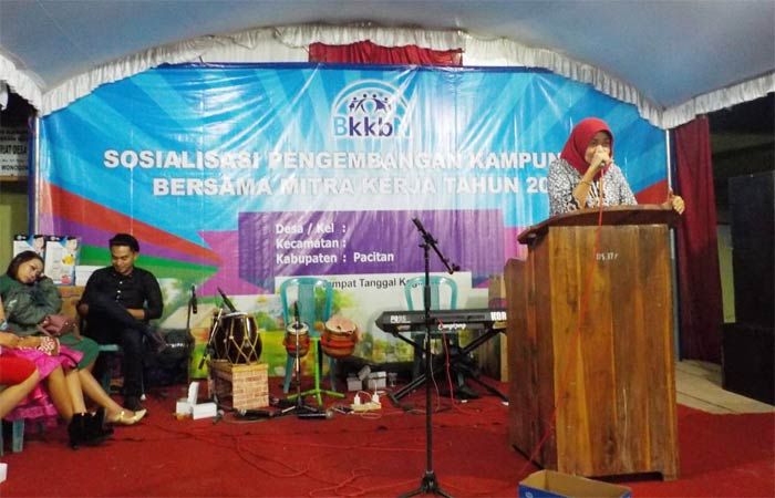 Komisi IX DPR RI Kampanyekan Program KB di Pacitan