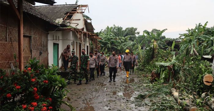 Belasan Rumah di Desa Kolomayan Blitar Rusak Akibat Diterjang Puting Beliung