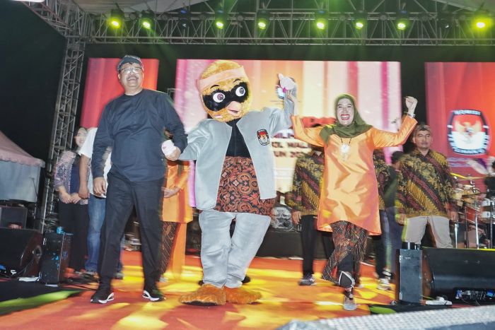 Pilkada Kota Pasuruan 2024 Resmi Diluncurkan, Gus Ipul Ajak Warga Jaga Kondusivitas Pilkada Kota Pasuruan 2024 Resmi Diluncurkan, Gus Ipul Ajak Warga Jaga Kondusivitas