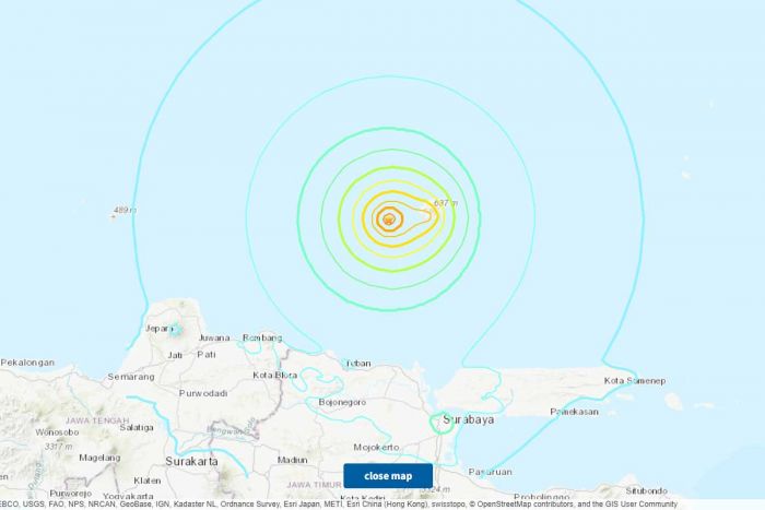 Sejumlah Pusat Perbelanjaan di Surabaya Ditutup Sesaat Setelah Diguncang Gempa Sejumlah Pusat Perbelanjaan di Surabaya Ditutup Sesaat Setelah Diguncang Gempa