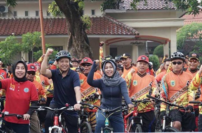 Gowes Bersama Wali Kota Mojokerto, Ning Ita Ingatkan Persatuan dan Kesatuan