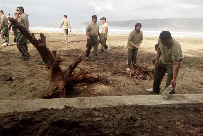 Kasdim Pacitan: Aksi Pungut Sampah Bisa Jadi Teladan Bagi Masyarakat