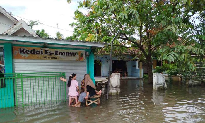 Afvour Watudakon Jombang Meluap, Ratusan Rumah Warga Terendam Afvour Watudakon Jombang Meluap, Ratusan Rumah Warga Terendam