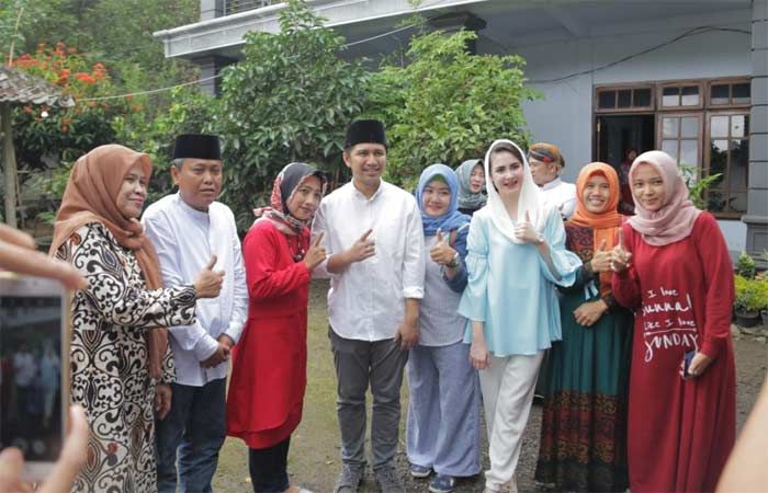 Ketika Emil Dardak Dikangeni Warganya dan Didoakan Jadi Wagub Saat Rayakan Kupatan Ketika Emil Dardak Dikangeni Warganya dan Didoakan Jadi Wagub Saat Rayakan Kupatan