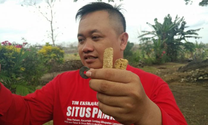 Hari Kedua Eskavasi Candi Patakan, Tim BPCB Jatim Temukan Uang Gepeng dan Pasak Hari Kedua Eskavasi Candi Patakan, Tim BPCB Jatim Temukan Uang Gepeng dan Pasak