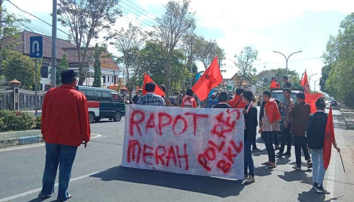 Kriminalitas Meningkat, Mahasiswa Sebut Polres Bangkalan Gagal Wujudkan Kondusivitas Kriminalitas Meningkat, Mahasiswa Sebut Polres Bangkalan Gagal Wujudkan Kondusivitas