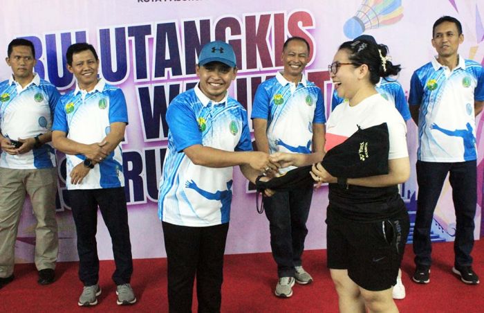 Buka Turnamen Bulu Tangkis Wali Kota Cup, Mas Adi Harap Bisa Gerakkan Perekonomian