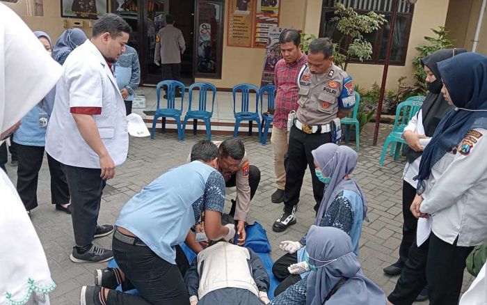 Tingkatkan Kemampuan Penanganan Korban, Personel Polsek Tulang Ikuti Pelatihan PPGD dan TPTKP Tingkatkan Kemampuan Penanganan Korban, Personel Polsek Tulang Ikuti Pelatihan PPGD dan TPTKP