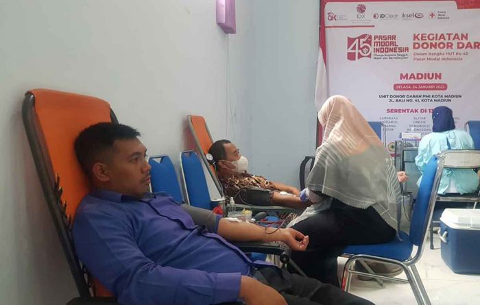 Peringati HUT ke-45 PMI, Galeri Investasi Unmer Adakan Donor Darah Di Gedung PMI Kota Madiun