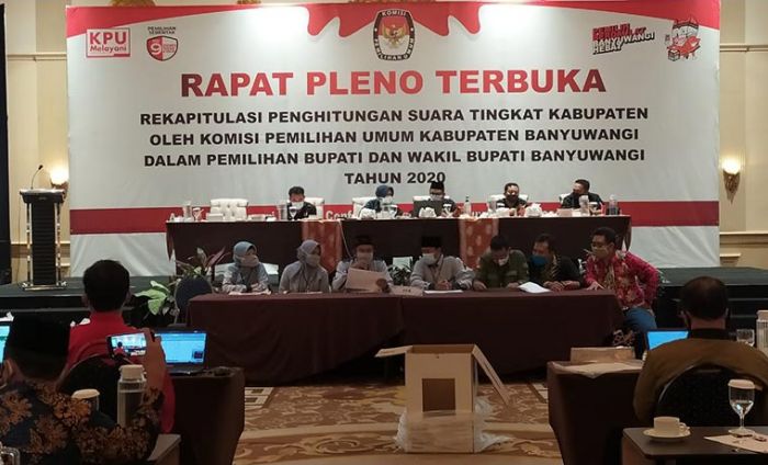 Hasil Rapat Pleno KPU, Paslon Ipuk-Sugirah Unggul Tipis di Pilkada Banyuwangi 2020 Hasil Rapat Pleno KPU, Paslon Ipuk-Sugirah Unggul Tipis di Pilkada Banyuwangi 2020