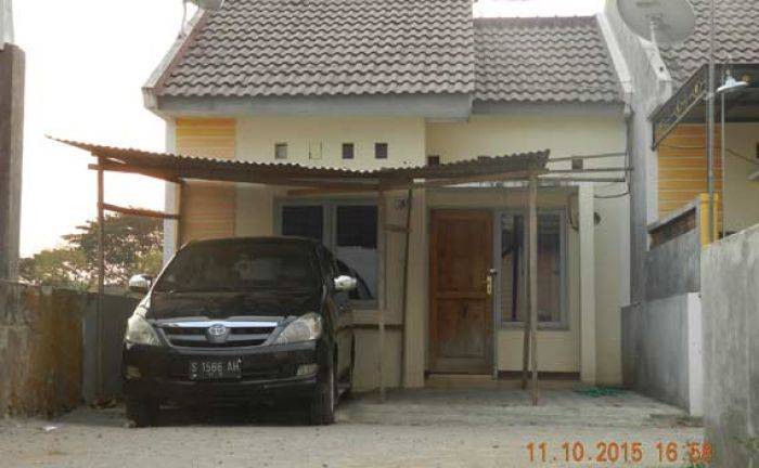 Sambangi Rumah Janda, Oknum PNS Dinas Peternakan Madiun Digerebek Warga Sambangi Rumah Janda, Oknum PNS Dinas Peternakan Madiun Digerebek Warga