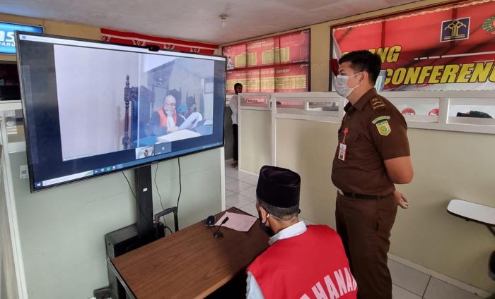 Dukun yang Tipu Warga Batu dengan Modus Bisa Tarik Uang dari Patung Kereta Kencana Divonis 2,5 Tahun Dukun yang Tipu Warga Batu dengan Modus Bisa Tarik Uang dari Patung Kereta Kencana Divonis 2,5 Tahun